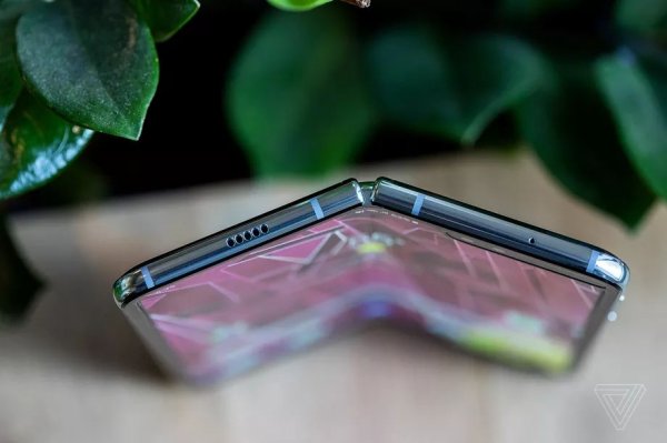 Samsung исправила недостатки своего сгибающегося смартфона и указала новую дату старта продаж  - «Интернет и связь»