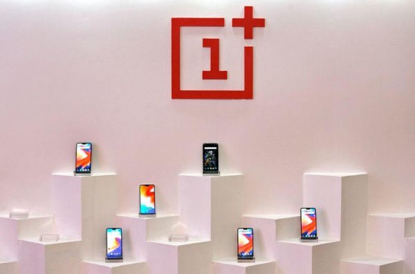 Смартфонам OnePlus 7T/7T Pro приписывают мультикамеру в виде кольцеобразного блока - «Новости сети»