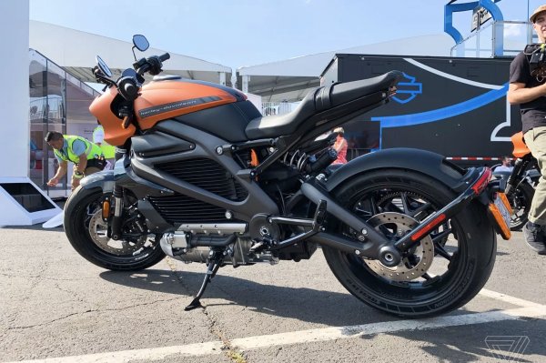 Harley-Davidson возобновила производство своего первого электроцикла после проблем с зарядкой - «Новости сети»