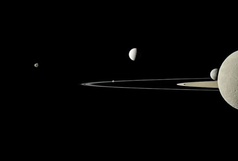 NASA представило неизвестные ранее фотографии спутников Сатурна - «Новости сети»