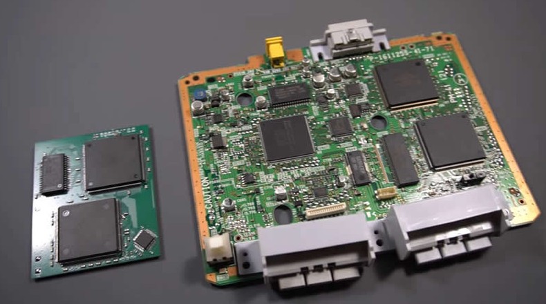 Моддер создал самую маленькую PlayStation 1 в мире — на настоящих чипах Sony - «Новости сети»